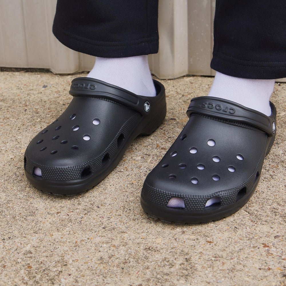 Crocs Classic Clog – Black 2 Crocs Classic Clog – Black - Image 2